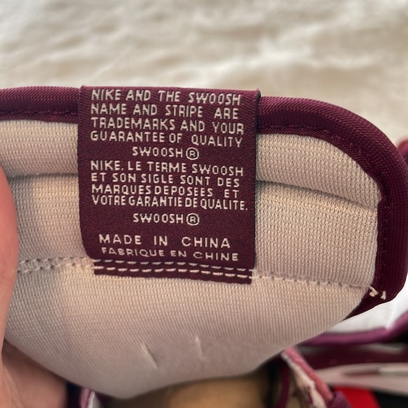 Nike Air Jordan 1 - Picture 6 of 6